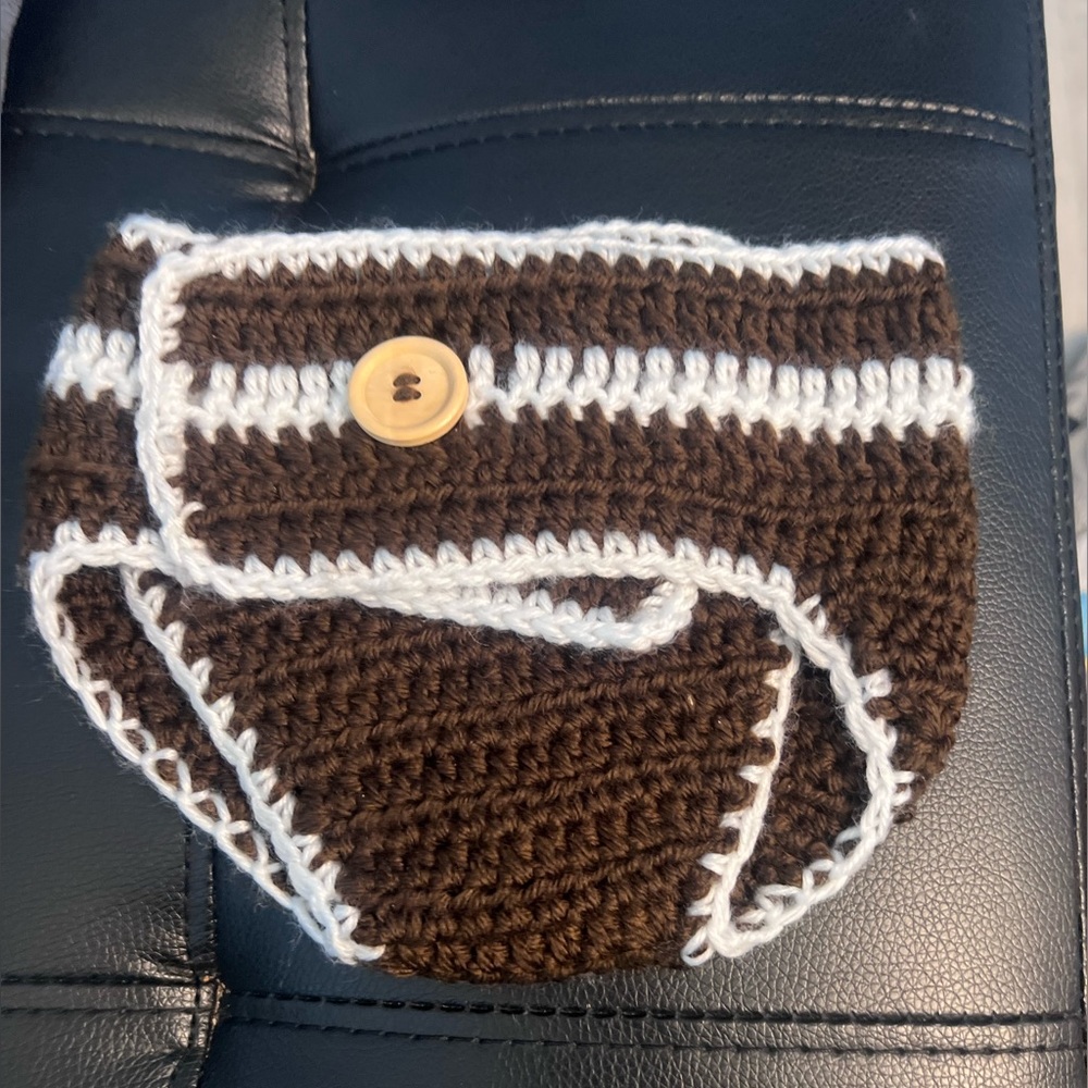 Adorable football theme diaper cover, 0-6 months adjustable with button - Picture 2 of 2